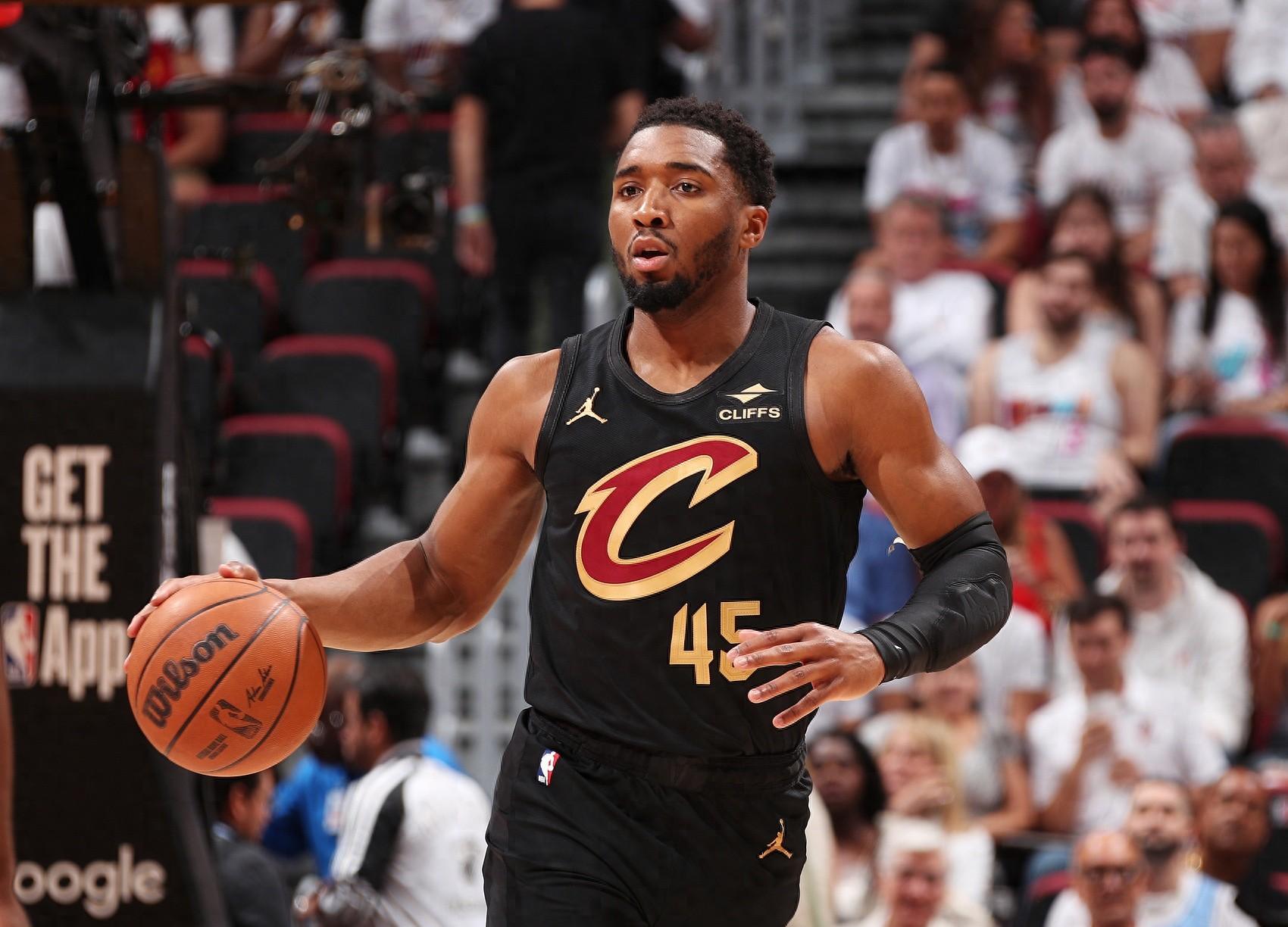 包含NBA季后赛赛程吃紧；印第安纳步行者集结日造点机会；更衣室稳定；医务组通报恢复的词条-九游电竞