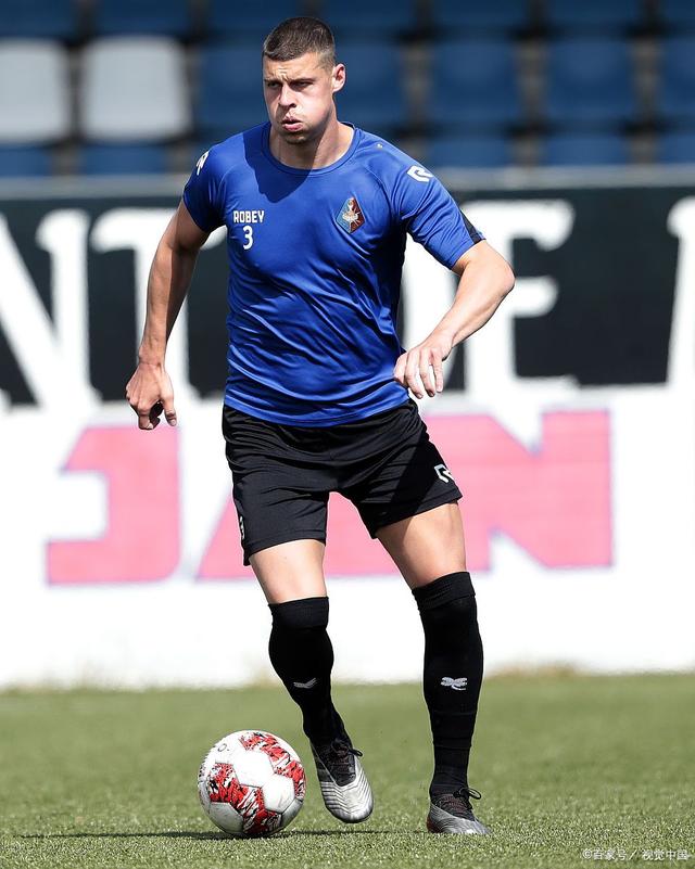 本菲卡发布备战花絮，关键时刻状态回暖，足总杯任务艰巨，临场指挥获称赞(梅德韦杰夫凌晨抵京)-九游电竞